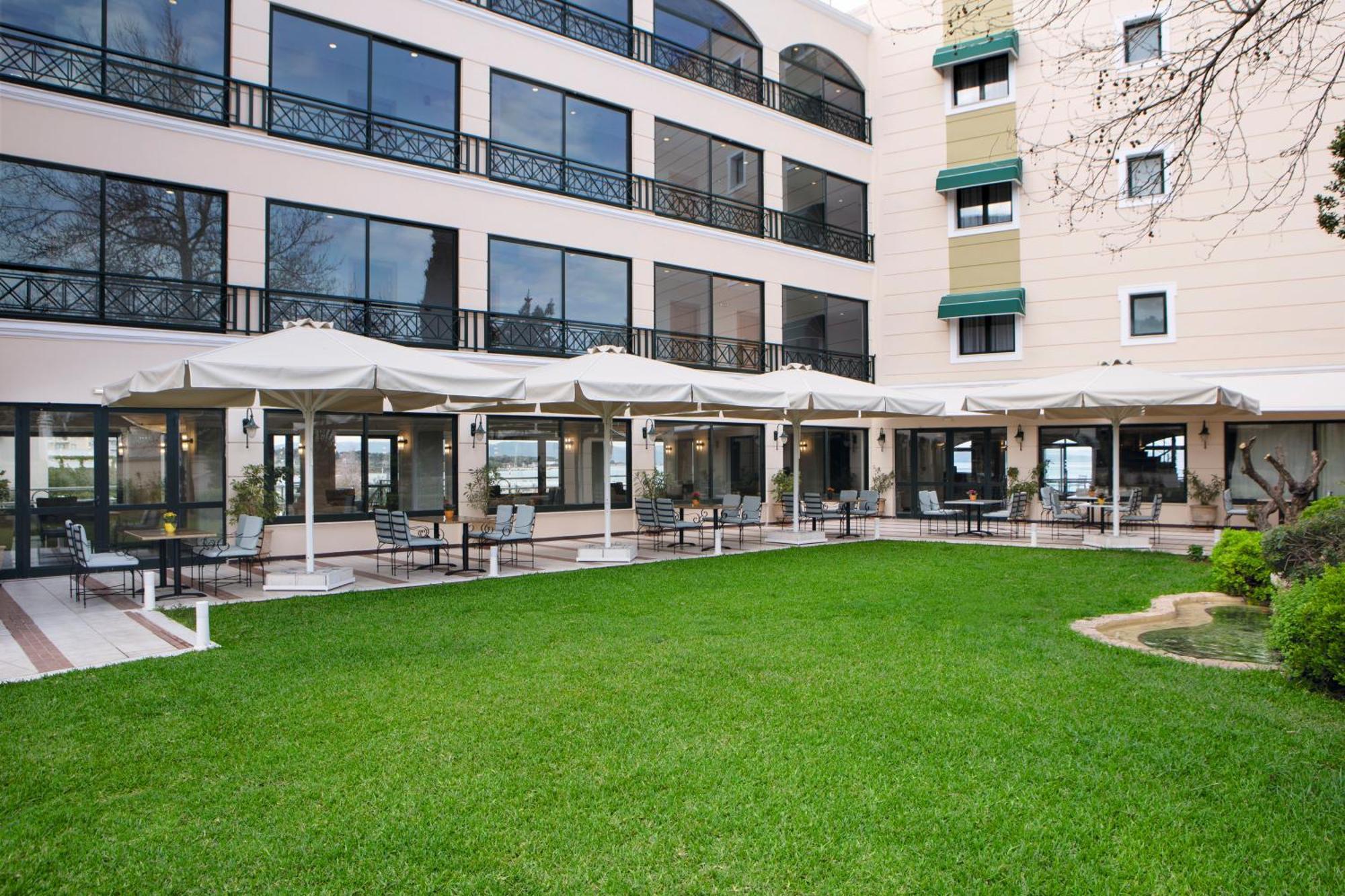 Hotel Ramada By Wyndham , Athens Club Attica Riviera Mati Esterno foto